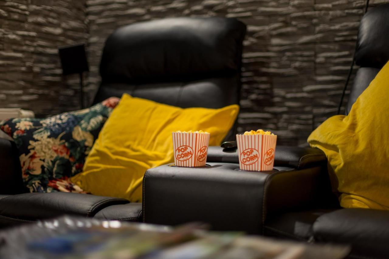 Home Cinema Kassel Buitenkant foto